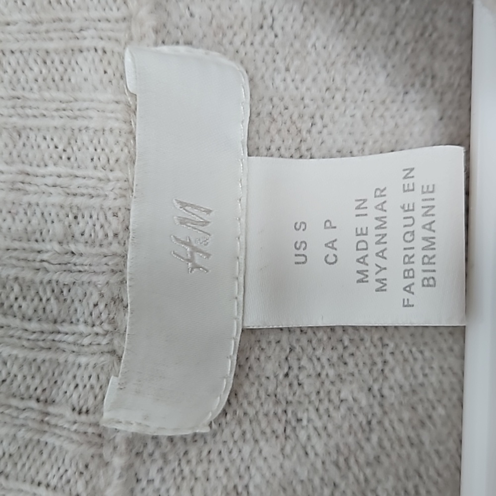 H&M Capped Shoulder Sweater Sz Small Cream - Picture 4 of 5